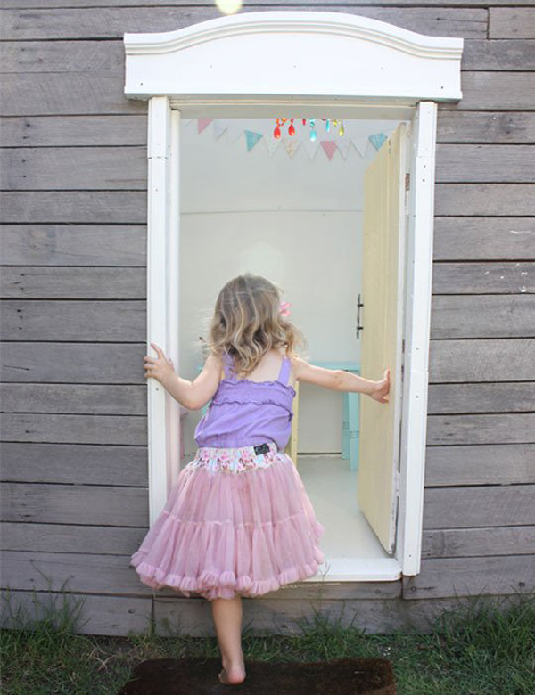 little-girl-playing-house | HomeMydesign