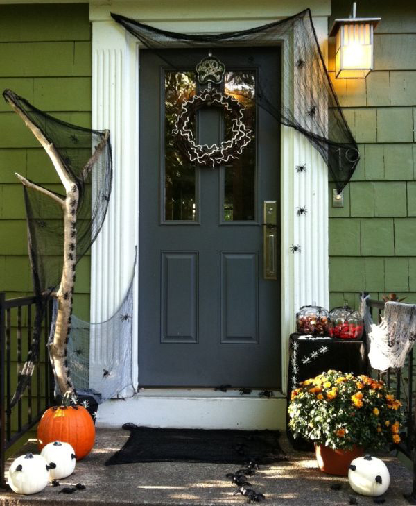 35 Awesome Halloween Front Door Ideas | Home Design And Interior