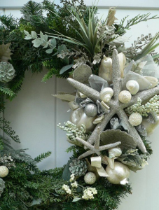 beach-christmas-wreaths – HomeMydesign