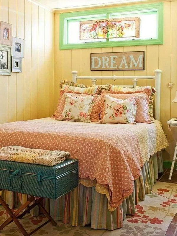 15 Cozy Vintage Themed Bedroom For Girls | HomeMydesign
