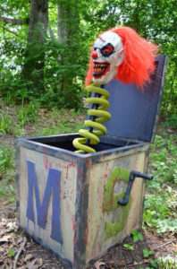outdoor-clown-box-for-halloween-decor | HomeMydesign