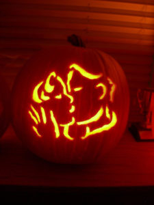 romantic-kiss-pumpkin-carving-design | HomeMydesign