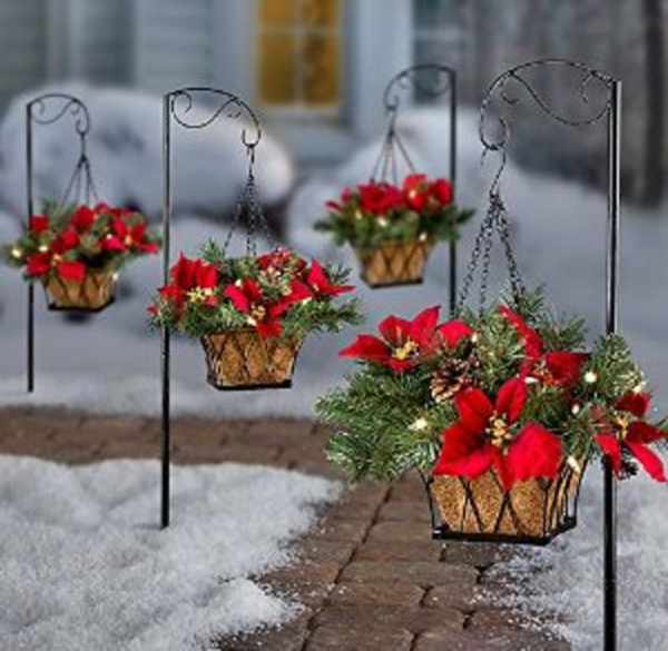 outdoorchristmashangingflowerpots HomeMydesign