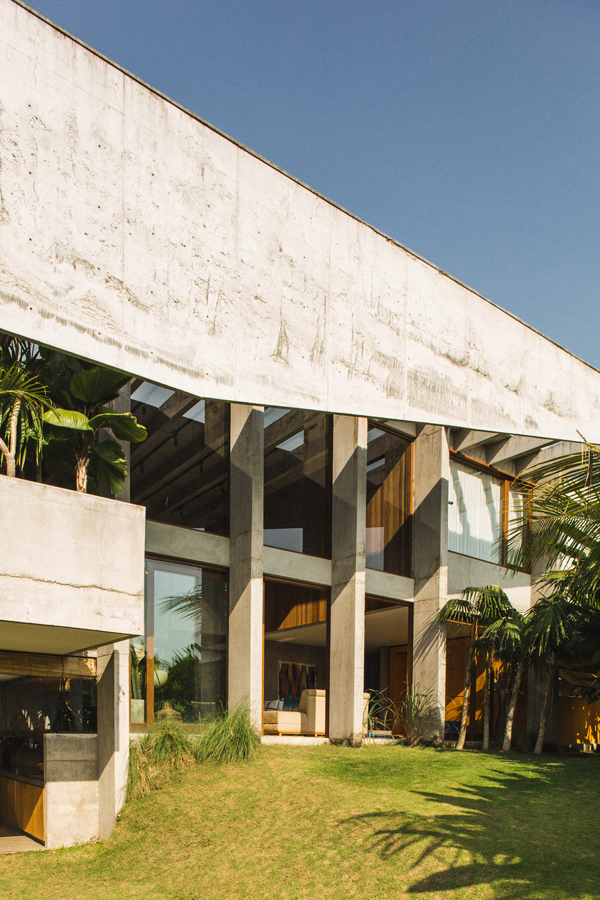 tropical-bali-home-with-concrete-design – HomeMydesign