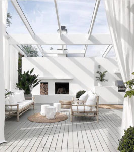 20 Modern Indoor-Outdoor Living Spaces | HomeMydesign