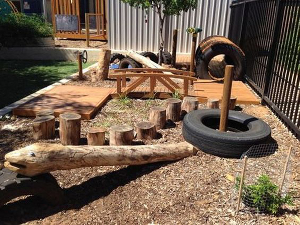creative-and-natural-kids-playground-in-small-backyard ...