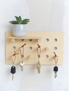 diy-pegboard-key-holders – HomeMydesign