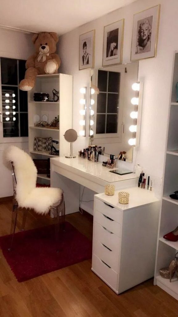 40 Feminine Makeup Room Ideas That Women Must Have Homemydesign