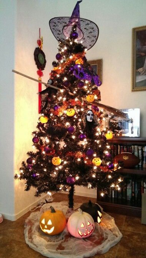 Black Halloween Tree
 25 Black Christmas Trees That You Can Apply For Halloween