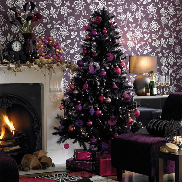 gothic-christmas-tree-decor-ideas | HomeMydesign