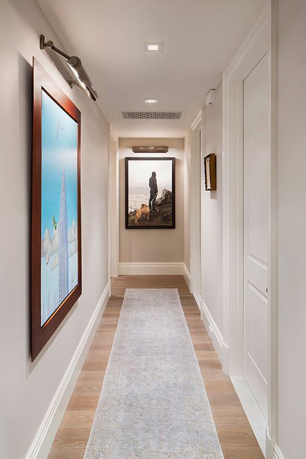 contemporary-hallway-lighting-with-large-photo-display | HomeMydesign