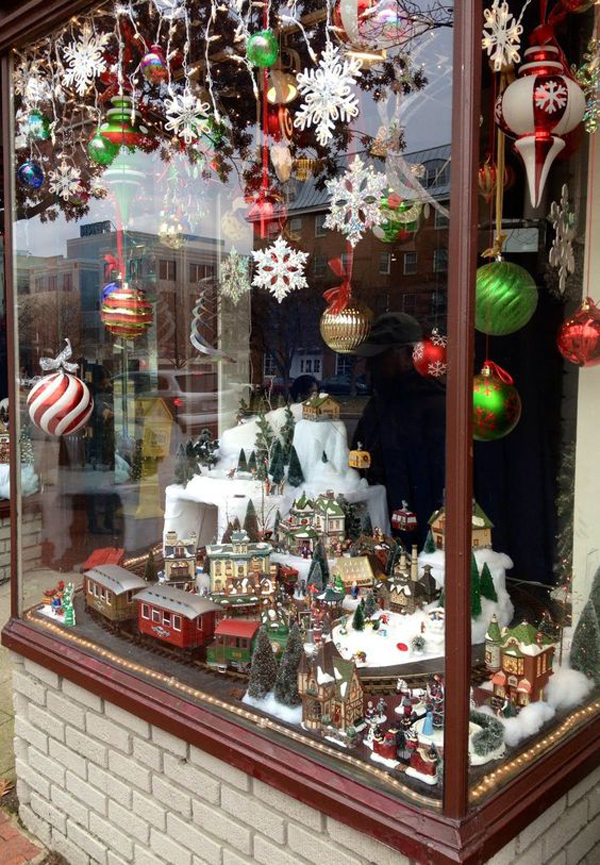 amazing-christmas-city-miniature-for-window-store-display | HomeMydesign