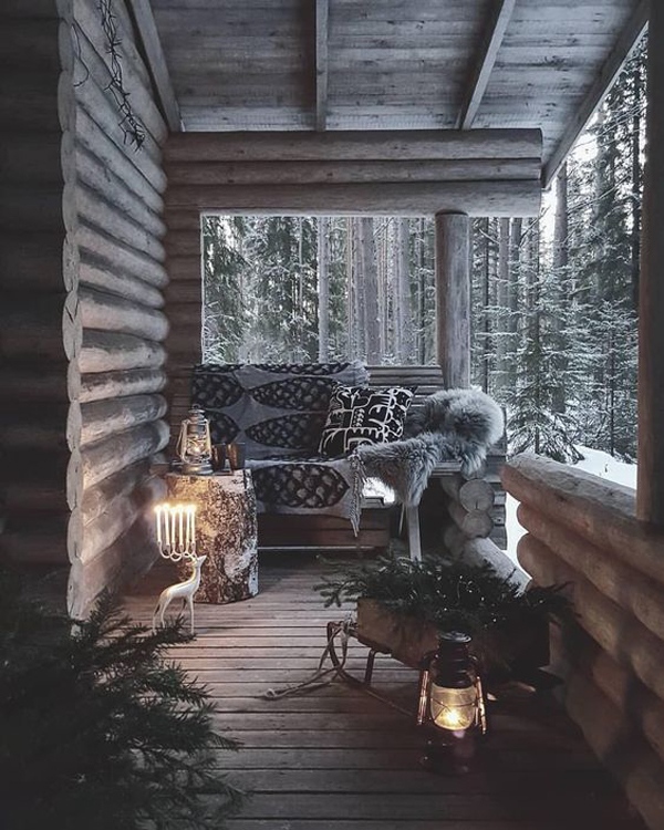 27 Cozy Winter Terrace Decor Ideas That Make Romantic Feels | HomeMydesign