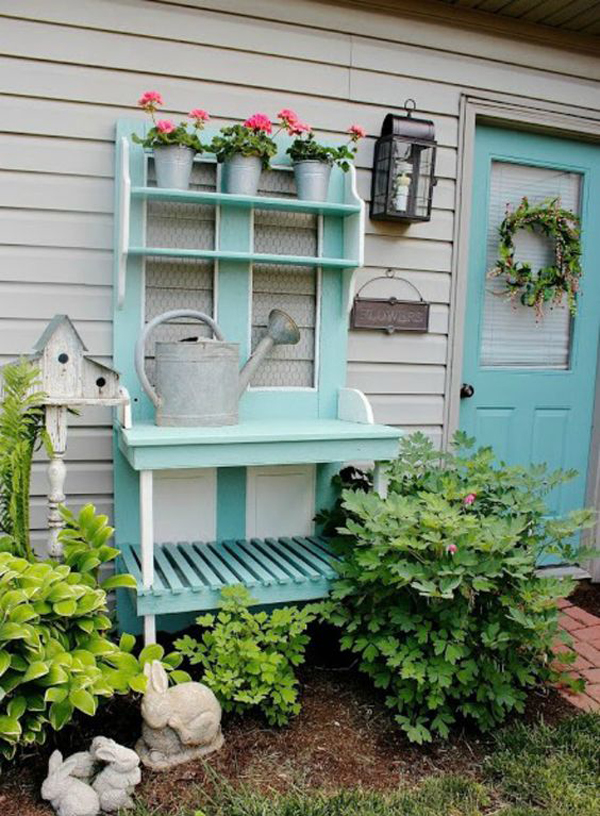 25 Small Backyard Ideas With DIY Gardening Station