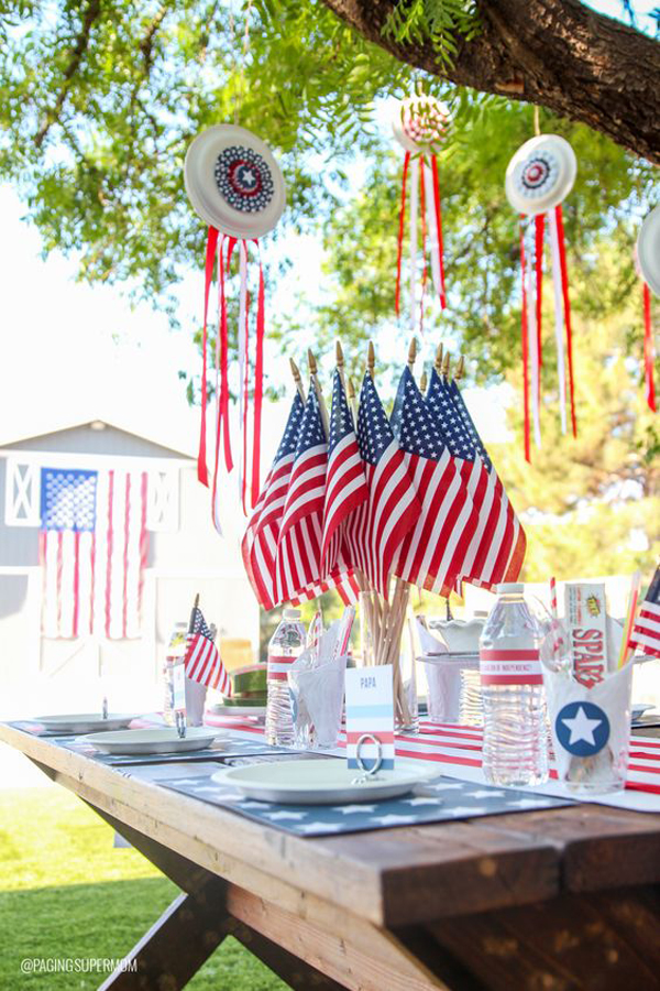 4th-of-july-backyard-decor-with-american-flags | HomeMydesign