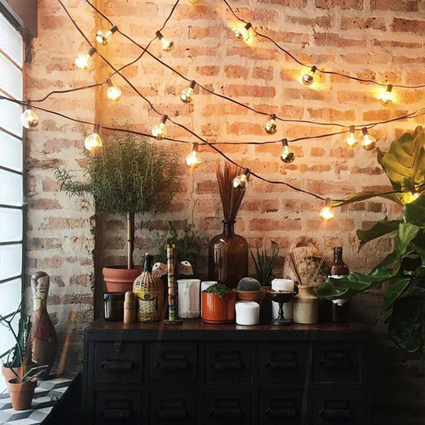 27 Magical Ways To Decorate Your Home With String Lights Homemydesign - String Lights Brick Wall