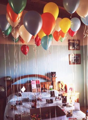 simple-birthday-bedroom-surprise-with-balloon-and-gifts – HomeMydesign