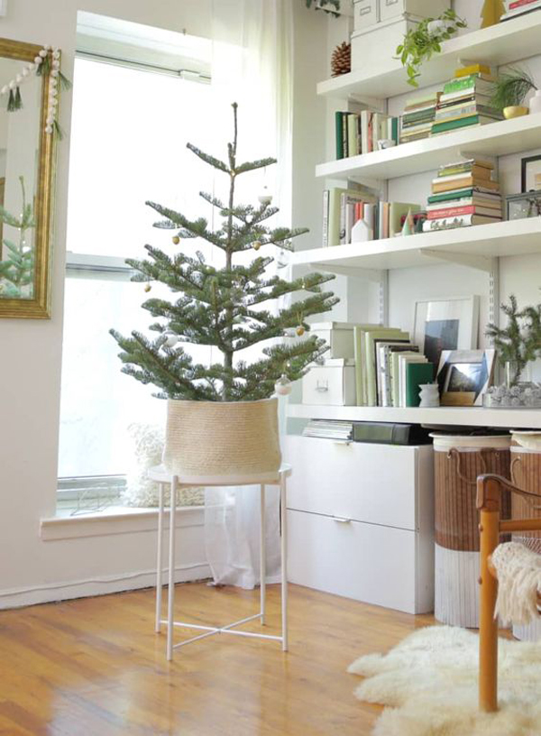 10 Genius Christmas Decor Ideas For Small Space