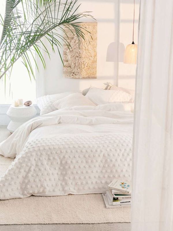 35 White Bedrooms With Soothing Neutral Colors
