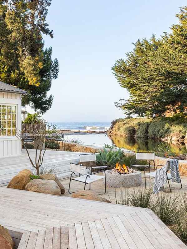 25 Beautiful Beach-Inspired Garden Ideas