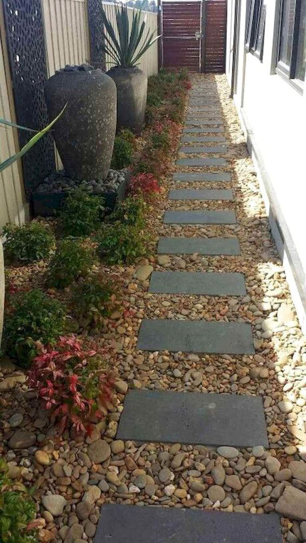 gravel-side-garden