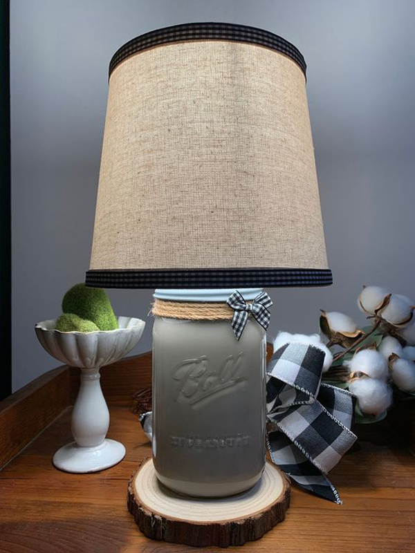 beautiful-diy-mason-jar-table-lamp