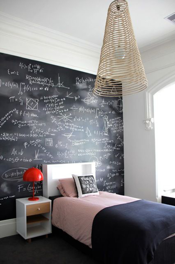 fun-kids-bedroom-with-chalkboard-wall