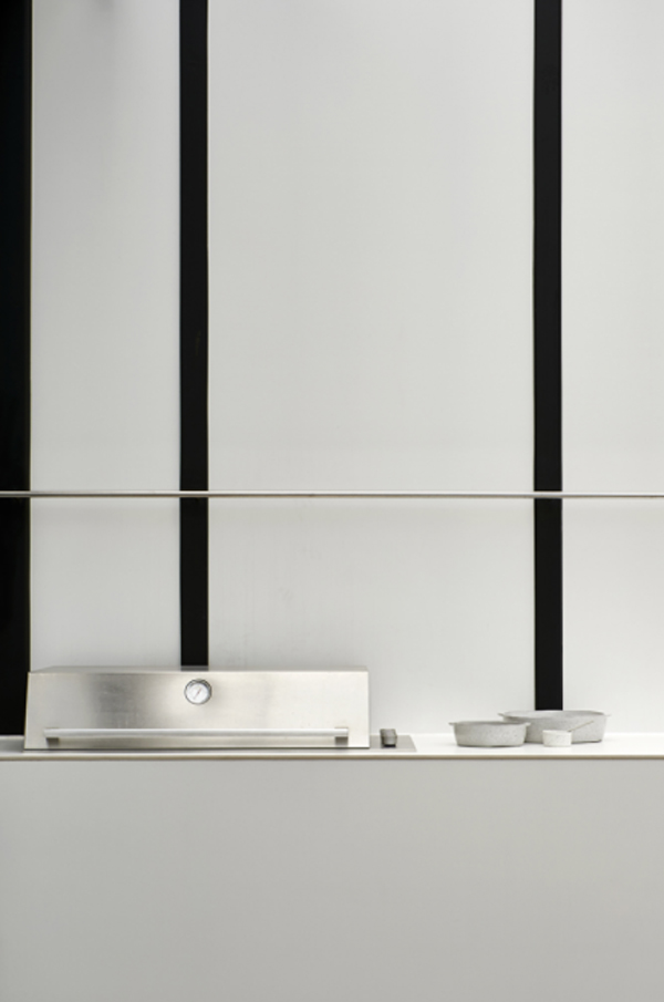 minimalist-kitchen-shelves