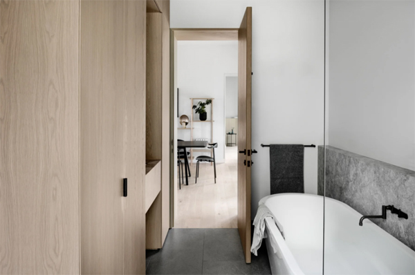 wood-and-minimalist-bathroom-design