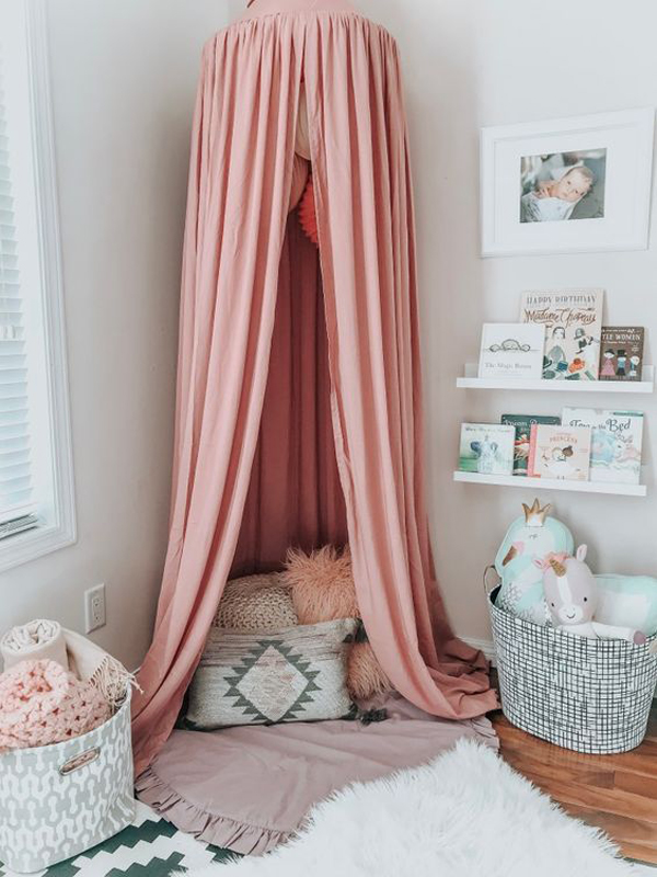 beautiful-toddler-room-with-canopy-reading-nook