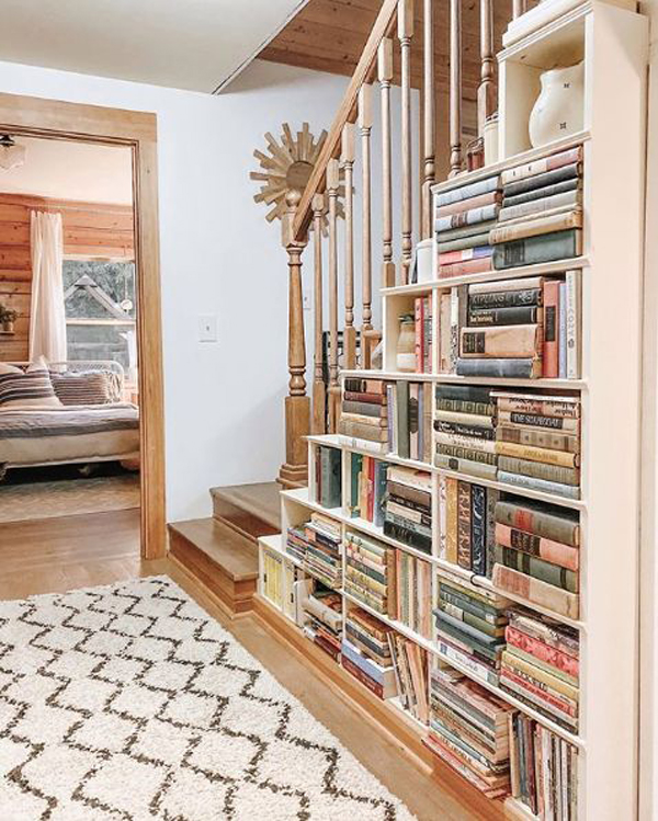 rustic-staircase-bookshelves