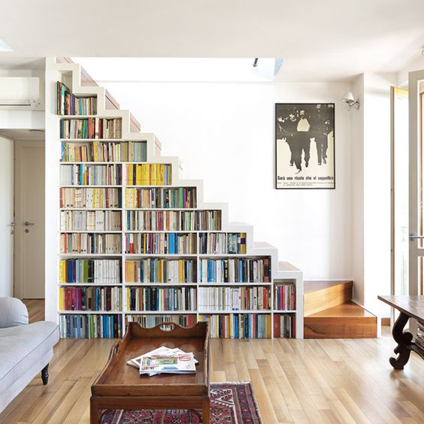 simple-nad-modern-stair-bookshelf