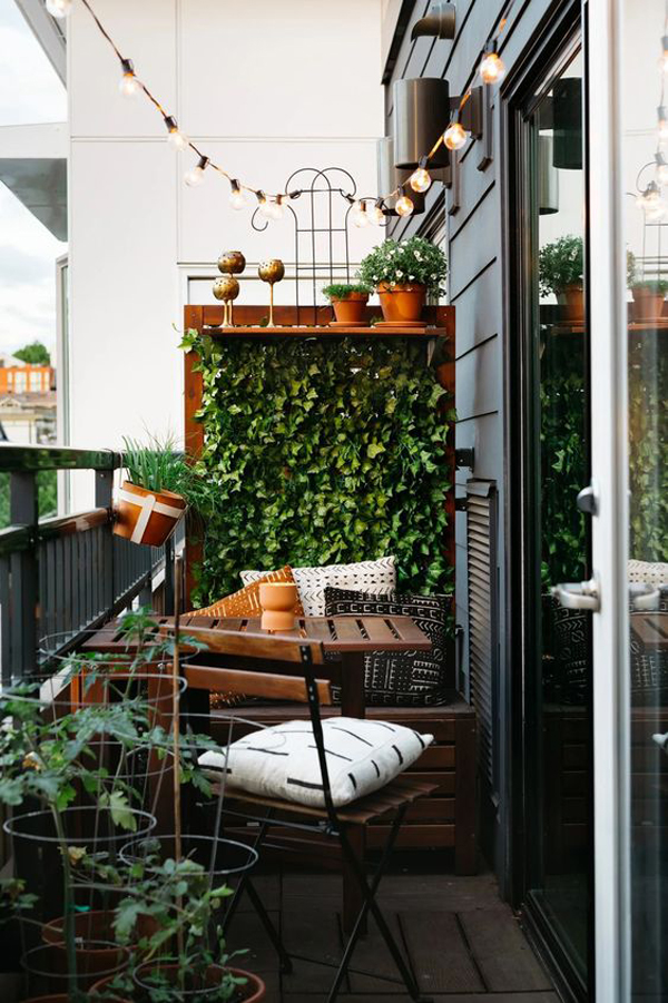 small-balcony-deck-with-vertical-garden