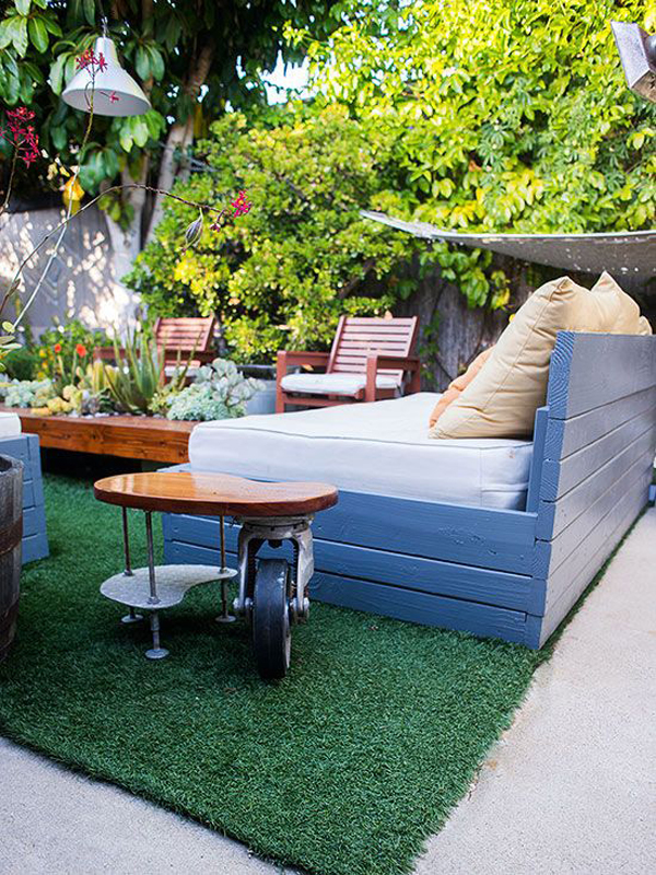 grass-rug-garden-decor-with-outdoor-living-space