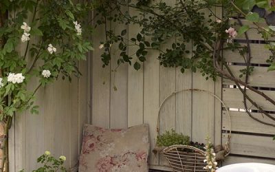 tiny-seating-ideas-for-corner-garden