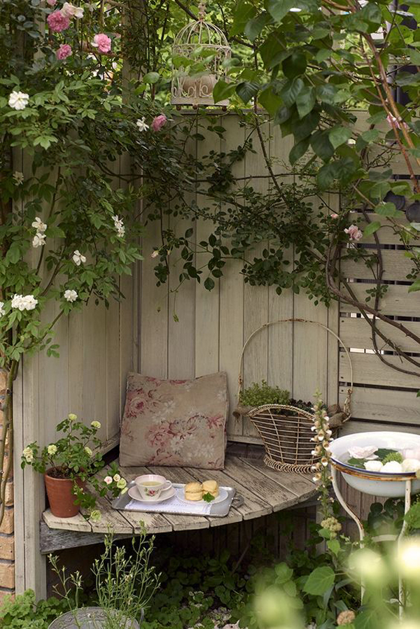 tiny-seating-ideas-for-corner-garden