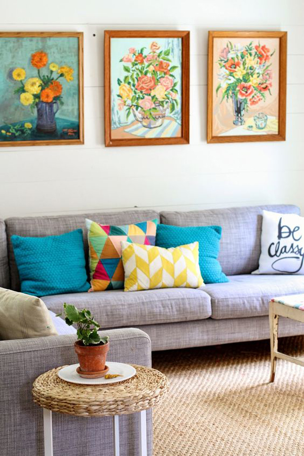 bright-living-room-with-floral-frame-wall