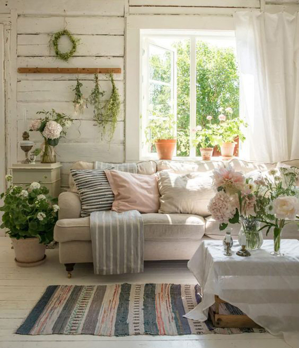 vintage-summer-cottage-living-room-decor