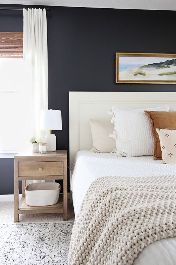 black-coastal-bedroom-decor-ideas