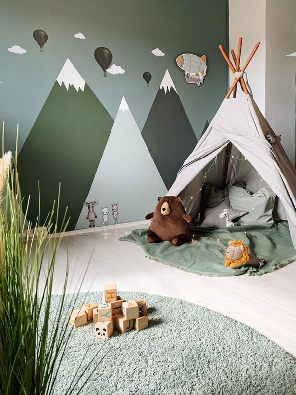 indoor-kids-playroom-with-tents