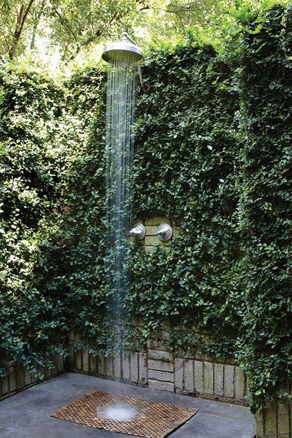 outdoor-showers-with-vertical-garden-barrier