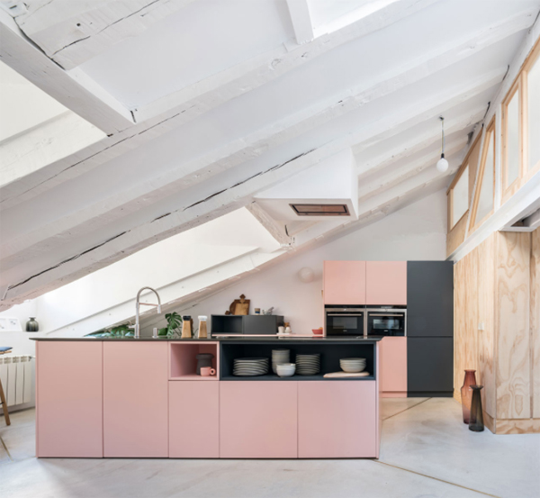 penthouse-apartment-with-pink-kitchen