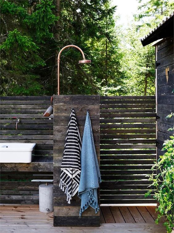 relaxed-scandinavian-outdoor-shower-designs