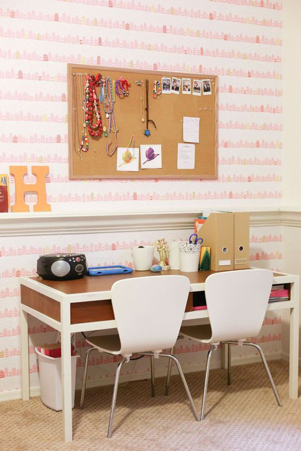 shared-kids-desk-with-pink-wallaper