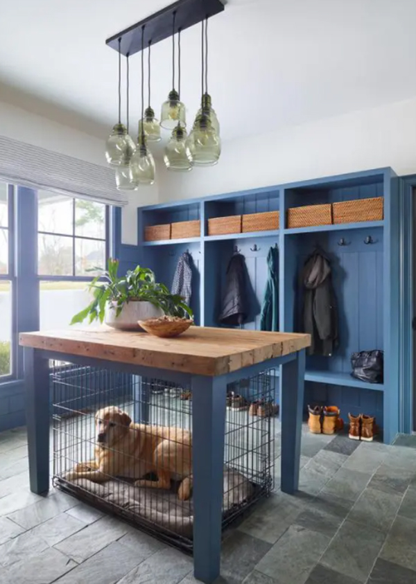 blue-farmhouse-entryway-with-dog-crate-tabletop