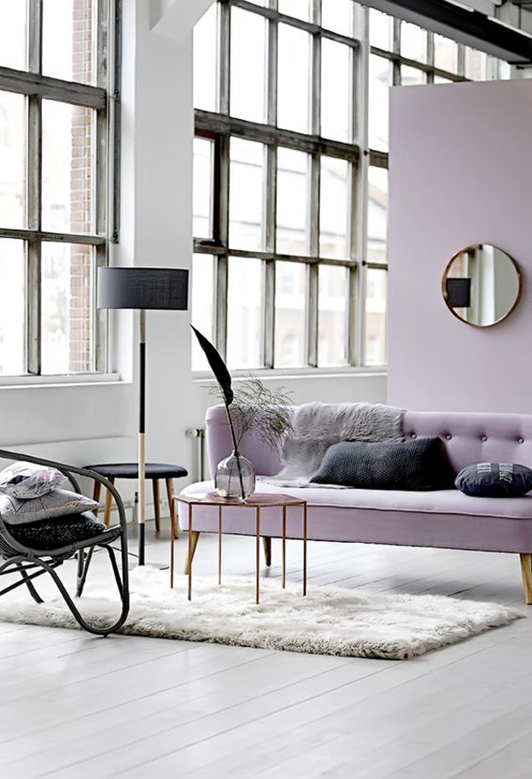 bright-living-room-with-lilac-decor