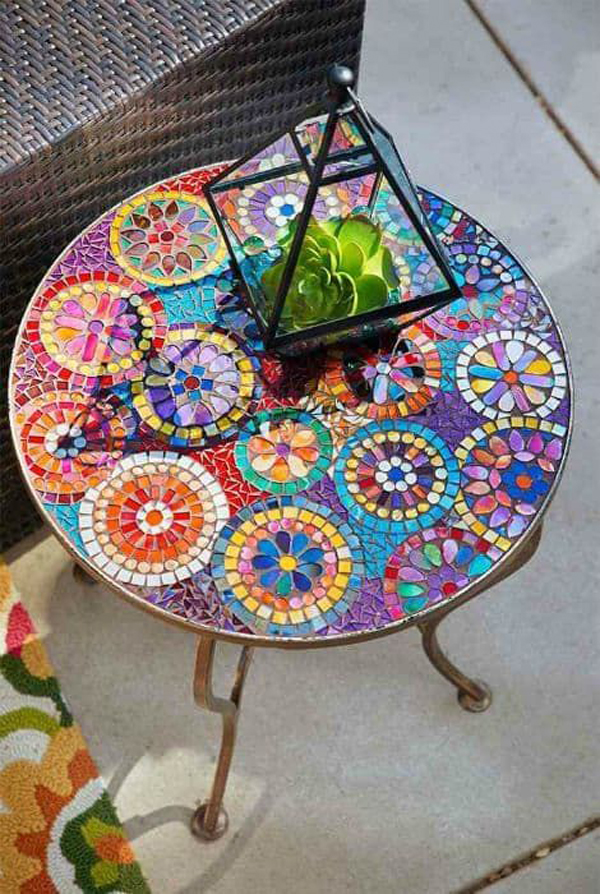 diy-garden-mosaic-table-design
