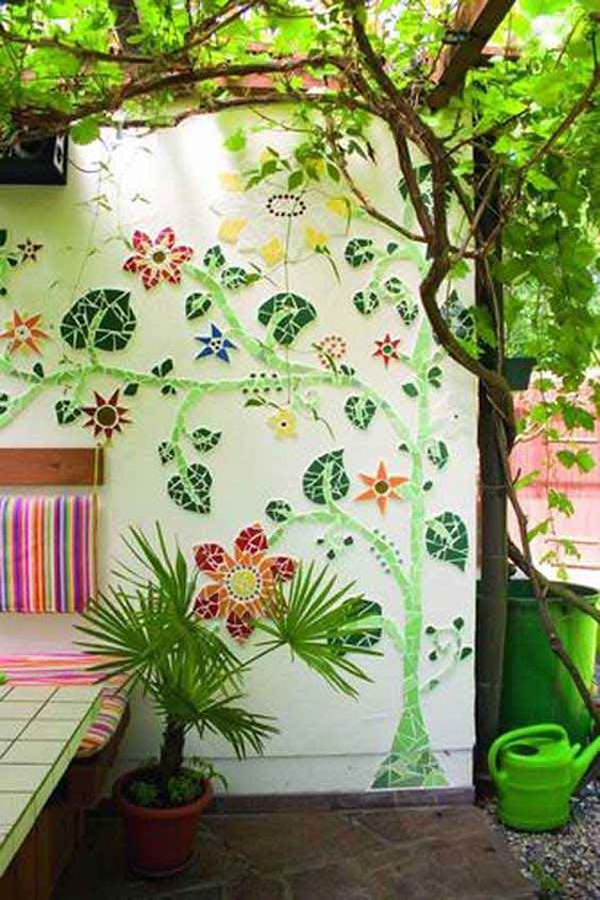 diy-mosaic-garden-art-wall