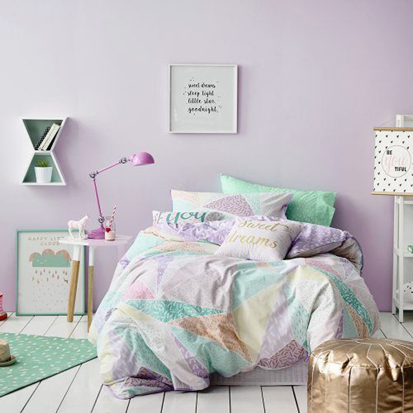 lilac-bedroom-wall-for-relaxing