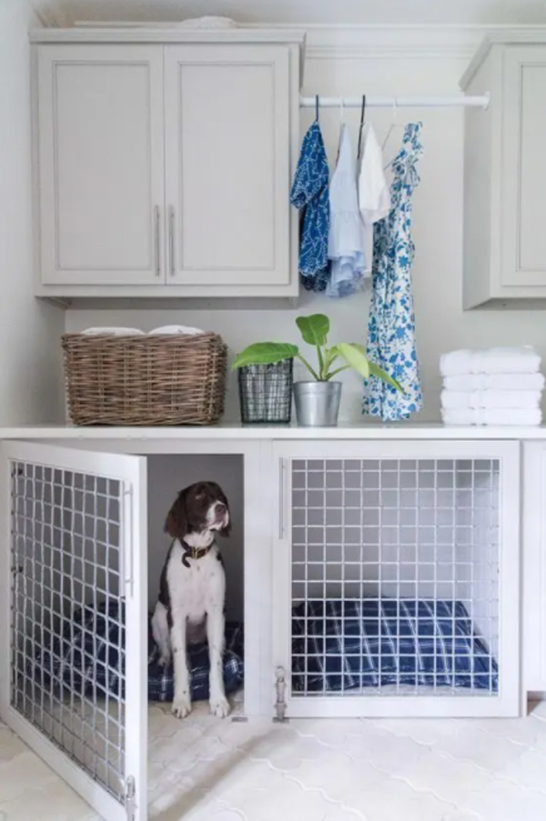 small-laundry-room-ideas-with-dog-crate-under-table